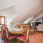 Гостевой дом And With A Swimming Pool Pucisca, Brac - 5637