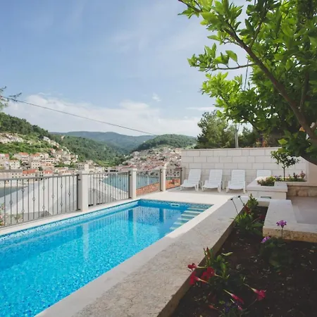 And With A Swimming Pool Pucisca, Brac - 5637 게스트하우스 푸치스차